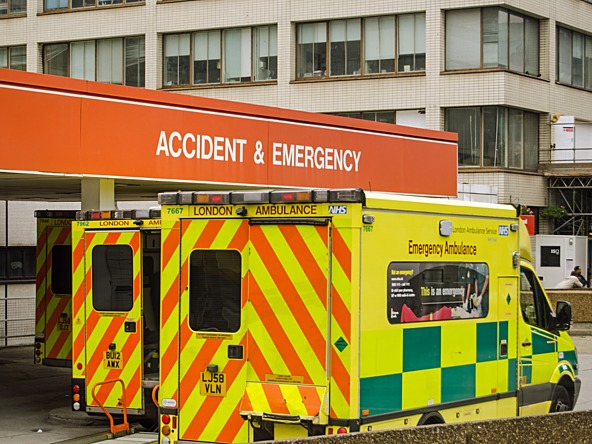 Ambulance NHS_crop